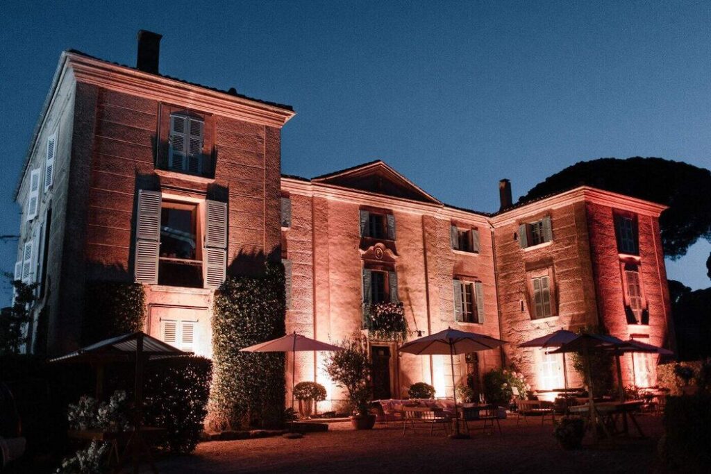 Château de Pampelonne illuminé à Ramatuelle
