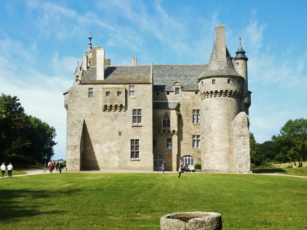 Façade sud du Château de Kérouzéré