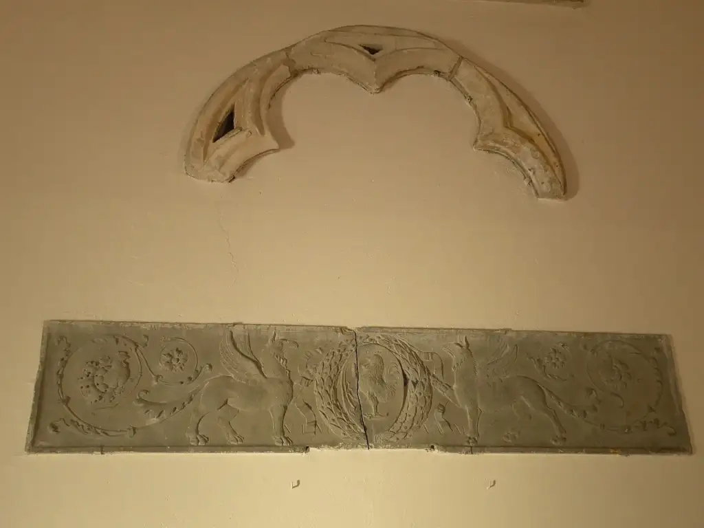 Sculpted decoration inside the Chaalis Orangerie