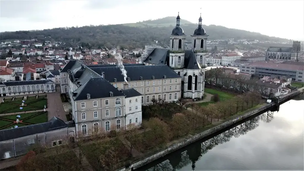 Overview of Abbaye des Prémontrés and its gardens beside the Moselle, 2020-01-04