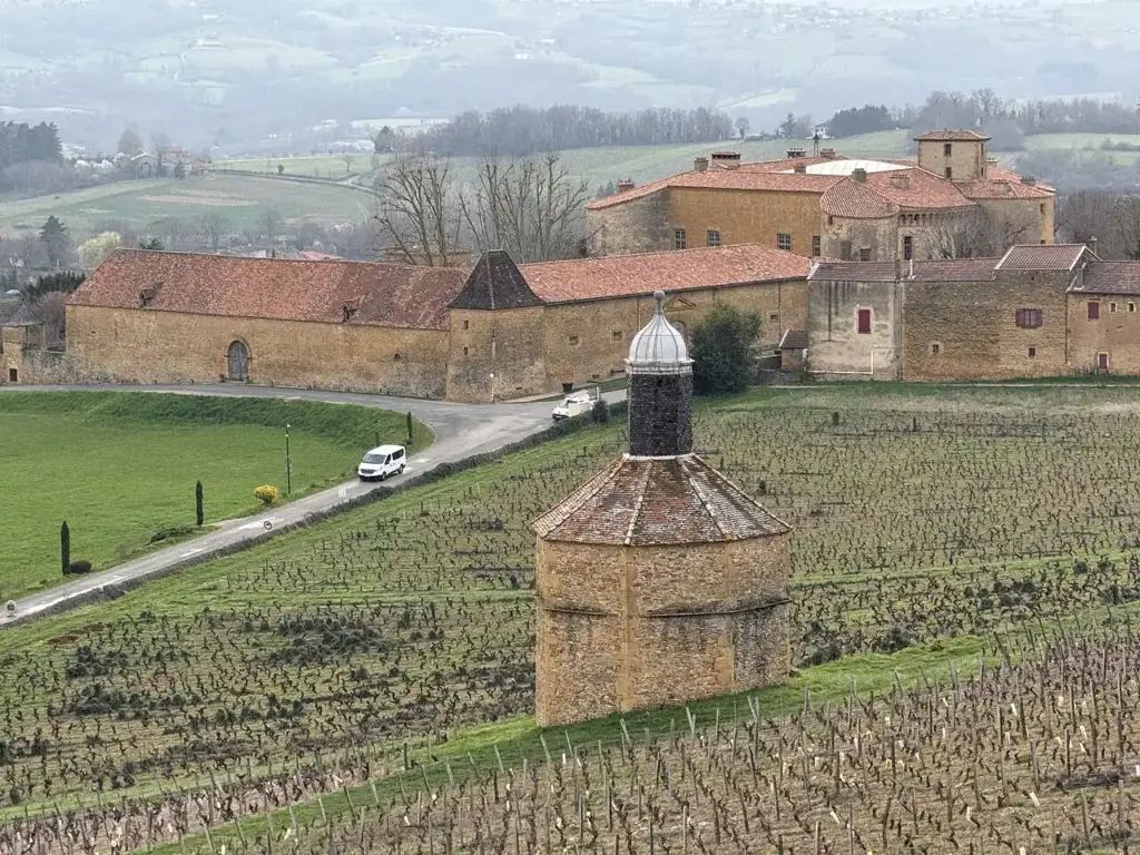 Overall view of Château de Bagnols