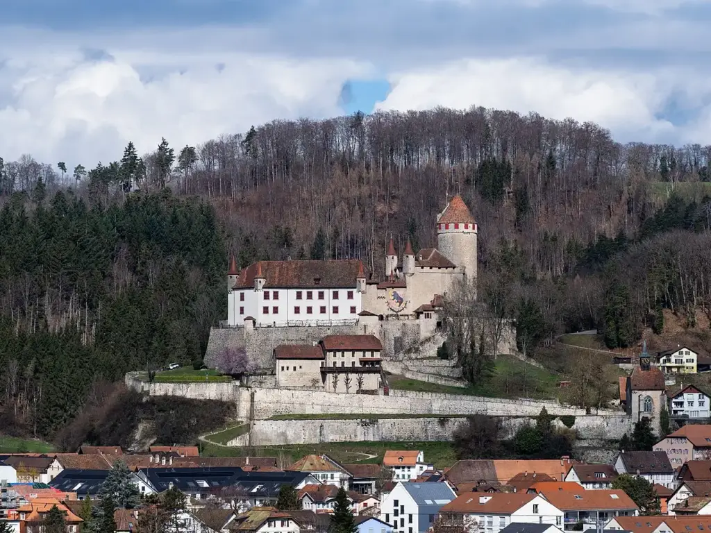 Vue réelle du Château de Lucens et de ses fortifications, Christian David (Espandero), 5 mars 2024