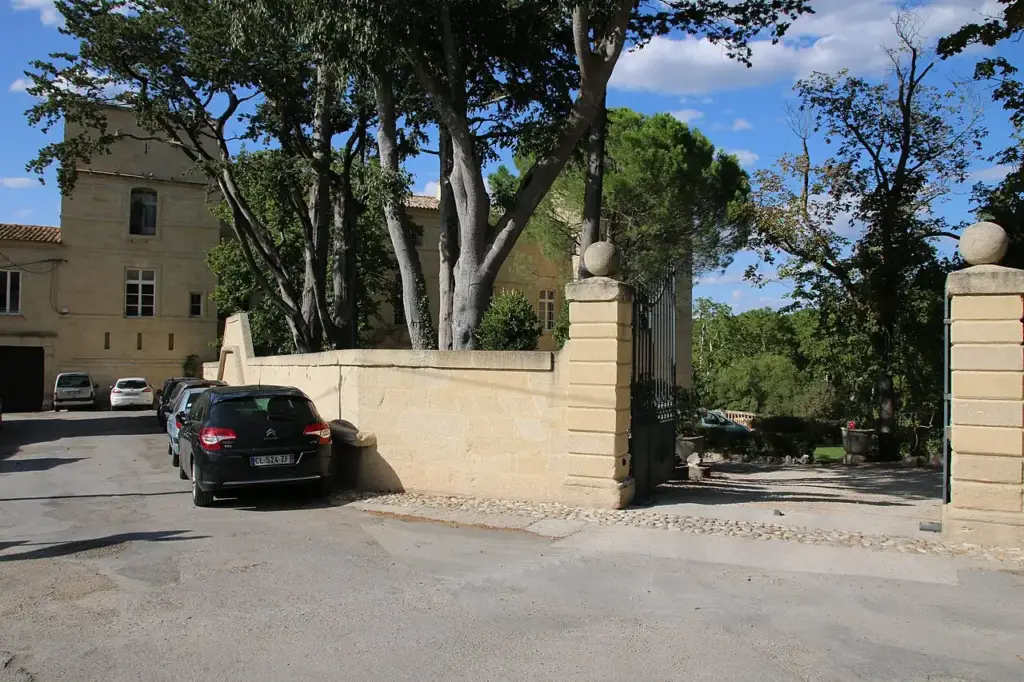 Façade du Château de Pondres à Villevieille