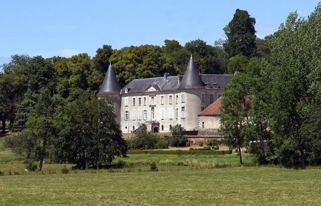 Façade of Château de Beaujeu in Sens-Beaujeu
