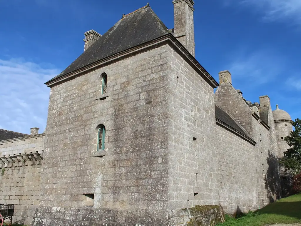 Stone tower and enclosure of Château de Kergroadez