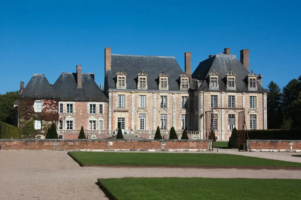 Castle façade — Château de La Ferté-Saint-Aubin (2011-09-14).