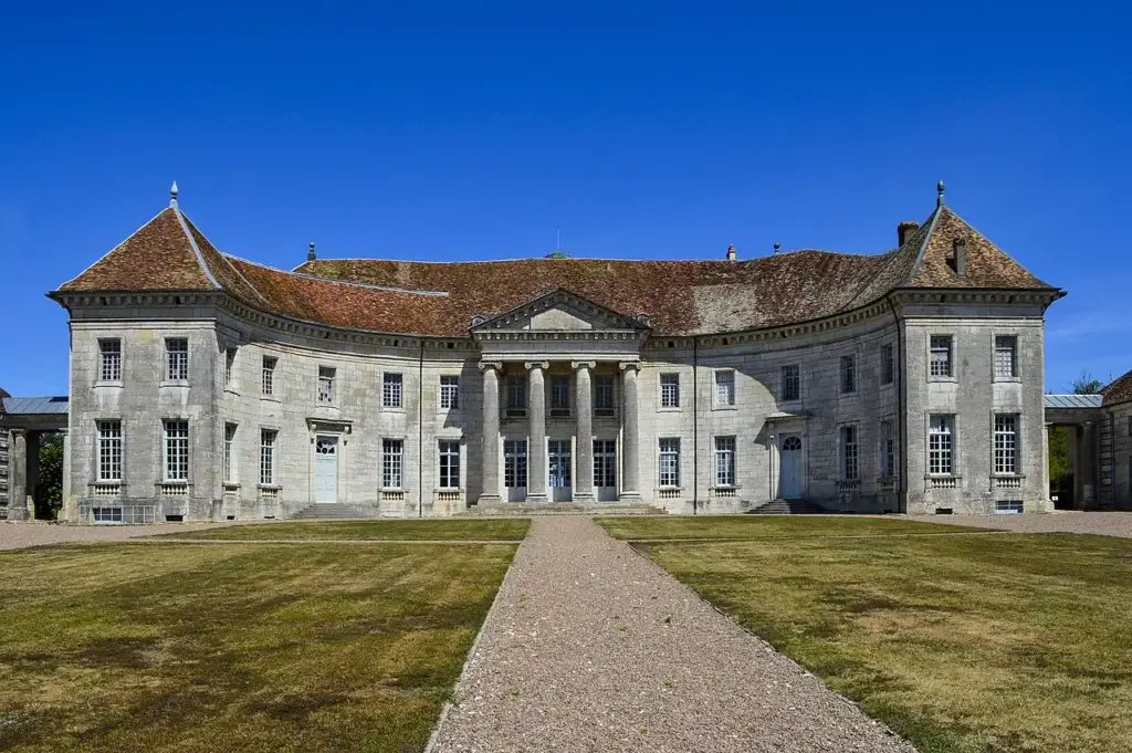 Actual façade of Château de Moncley, photograph by Wikipedro dated 4 August 2019