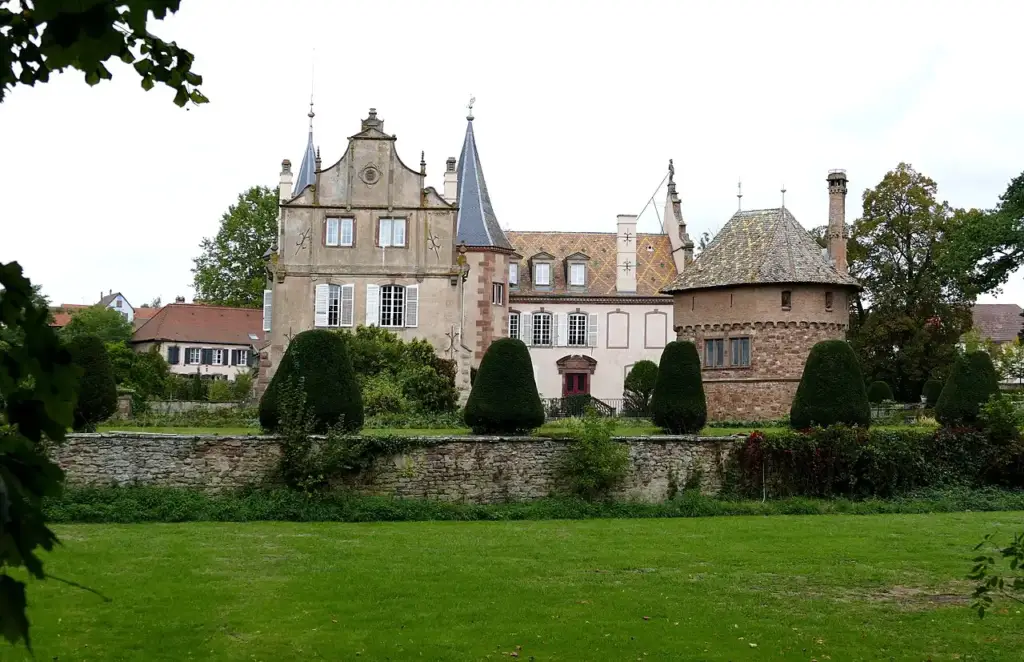 Vue d’ensemble du Château d’Osthoffen depuis la pelouse, 2015-09-20