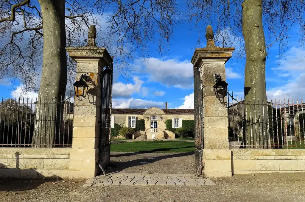 Gateway to Château d’Arche in Sauternes