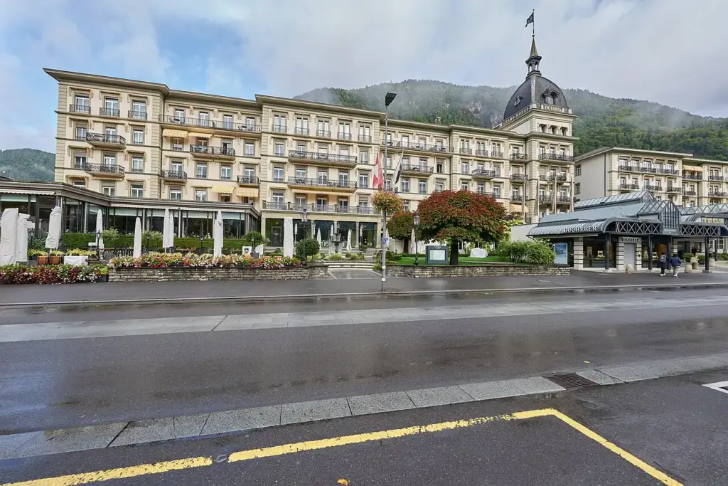 Façade et jardin du Victoria-Jungfrau Grand Hotel & Spa à Interlaken