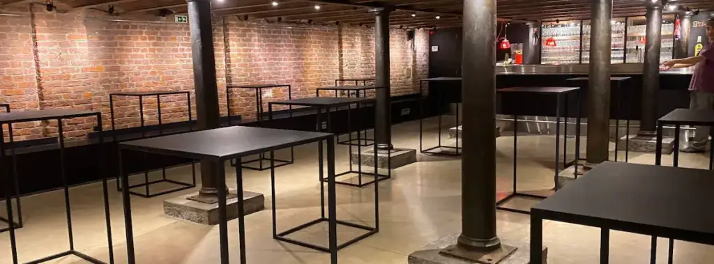 Salle voûtée des Caves de Fragnée à Liège