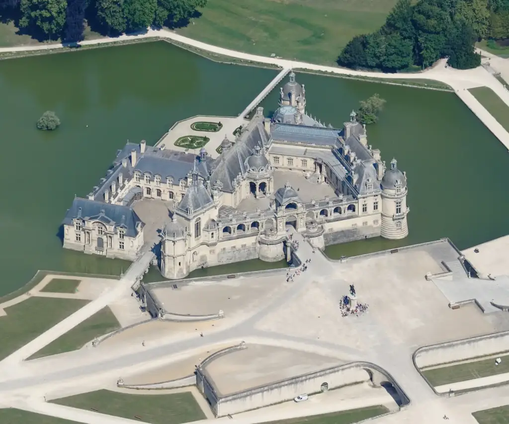 Aerial view of Château de Chantilly from the southeast