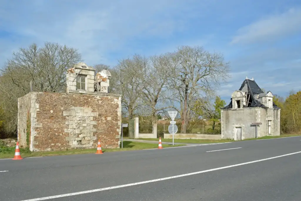 Entrée et portail du Château de Vair à Anetz
