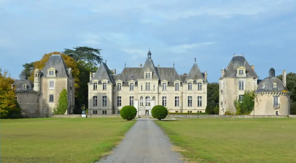 Vue extérieure du Château de Vair à Vair-sur-Loire