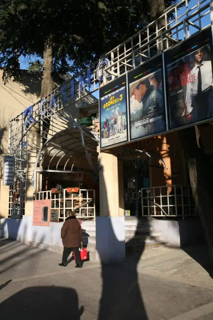 Historic exterior photograph of Cinéma 3 Casino in Gardanne.