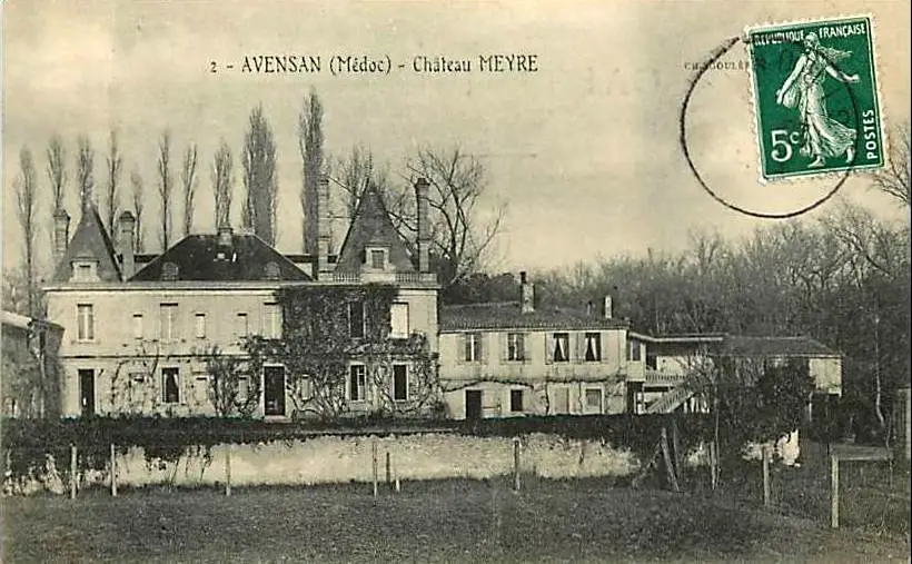 Vue de Château Meyre, lieu de réception de mariage à Avensan