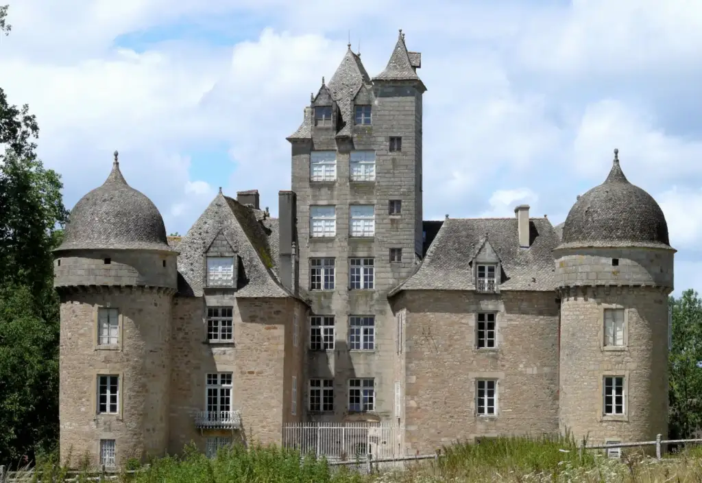Façade and towers of Château d’Aynac, photographed by MOSSOT on 23 July 2010