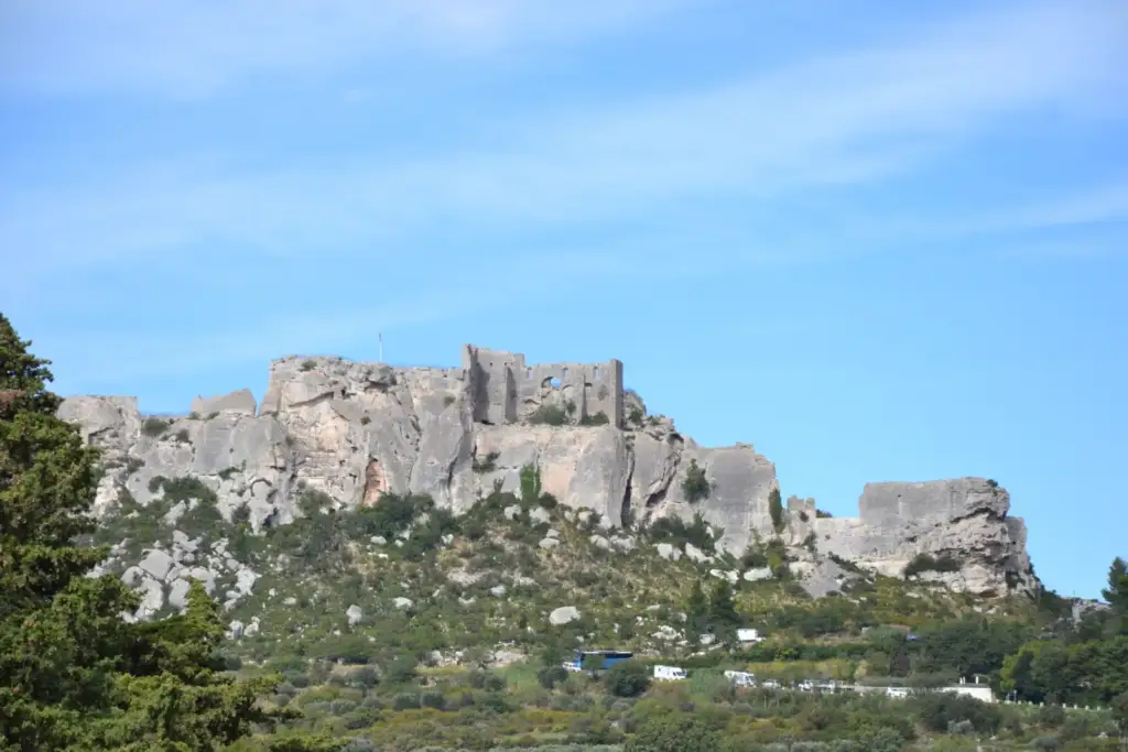 Vestiges du Château des Baux-de-Provence sur leur éperon rocheux