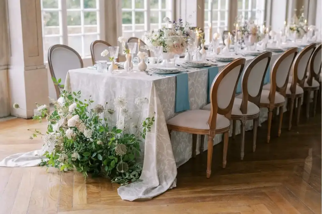 Casa dos Penedos room set for a wedding reception