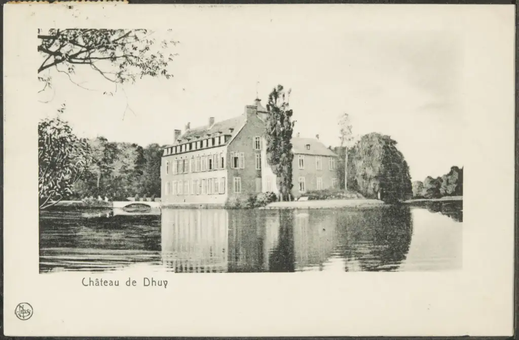 Vue historique du Château Bayard à Dhuy