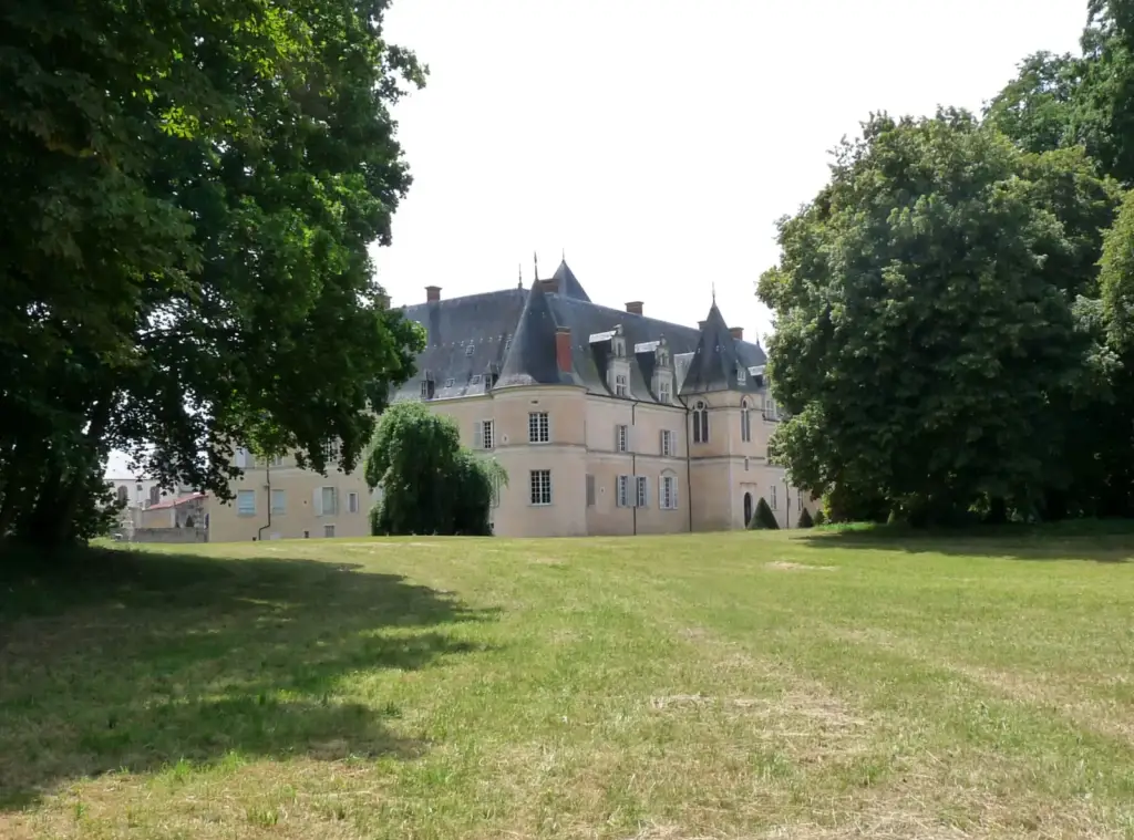 Château de Fléville, propriété Renaissance près de Nancy, photographié depuis le parc