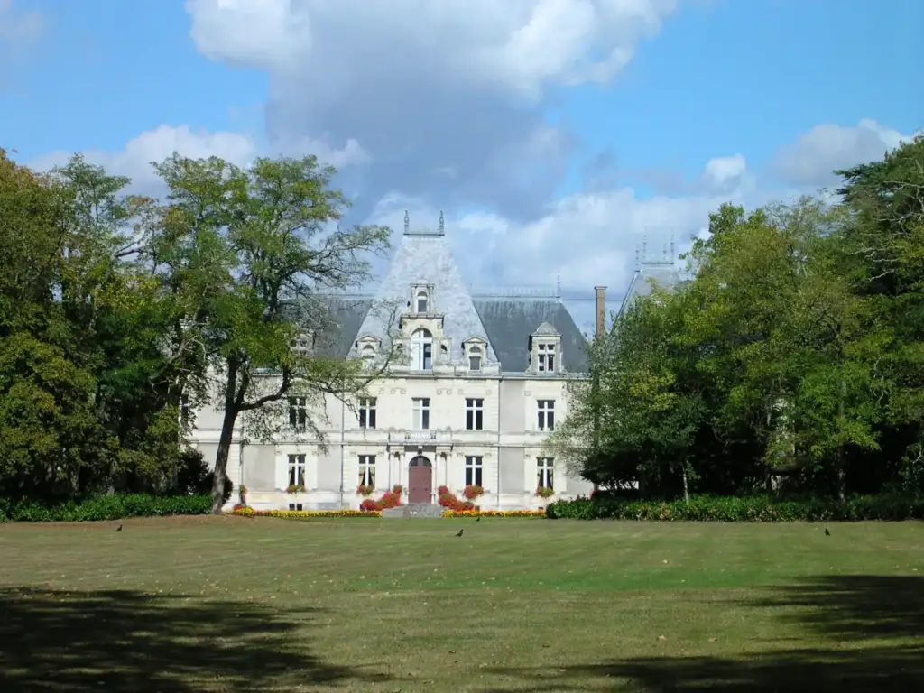 Façade of Château de Maubreuil in Carquefou, photographed in 2005