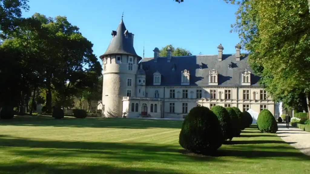 South façade of Château de Montigny-sur-Aube, photographed on 16 July 2016