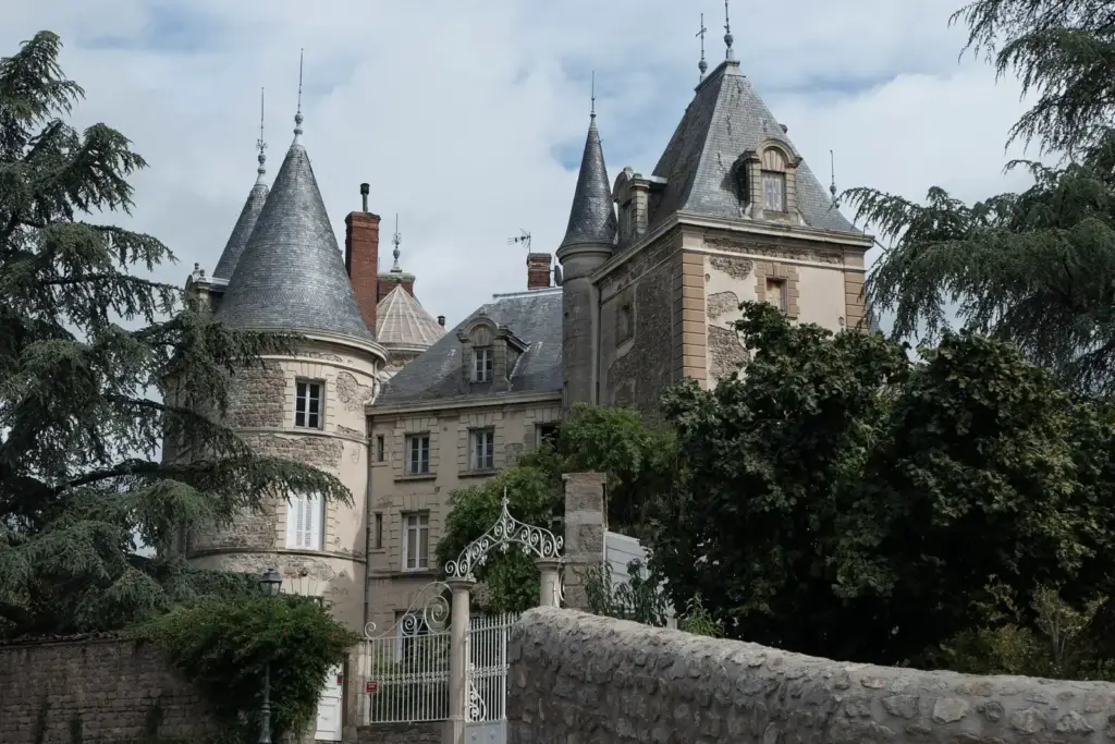 Château de Saint-Bonnet-les-Oules dans la Loire