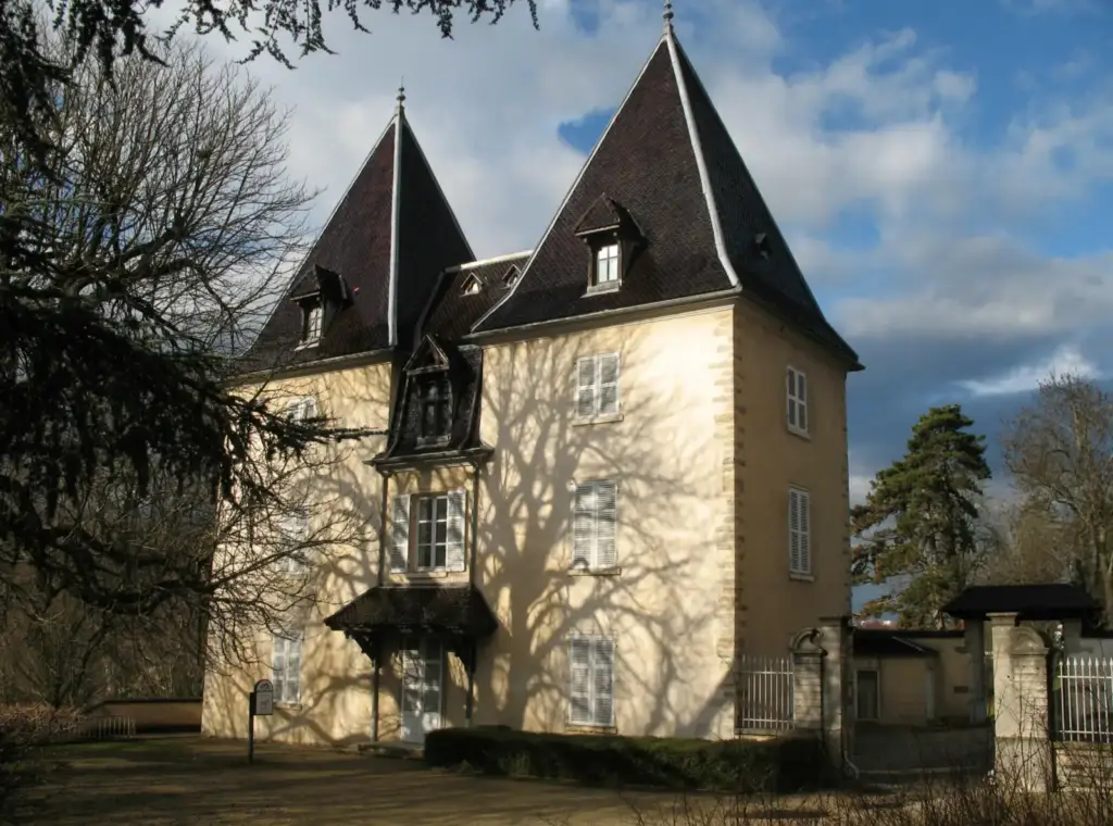 Château de Sans-Souci à Limonest, photographié par PHILDIC (domaine public)
