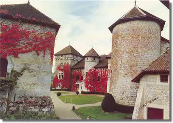 Photographie authentique de la cour intérieure du Château de Thorens