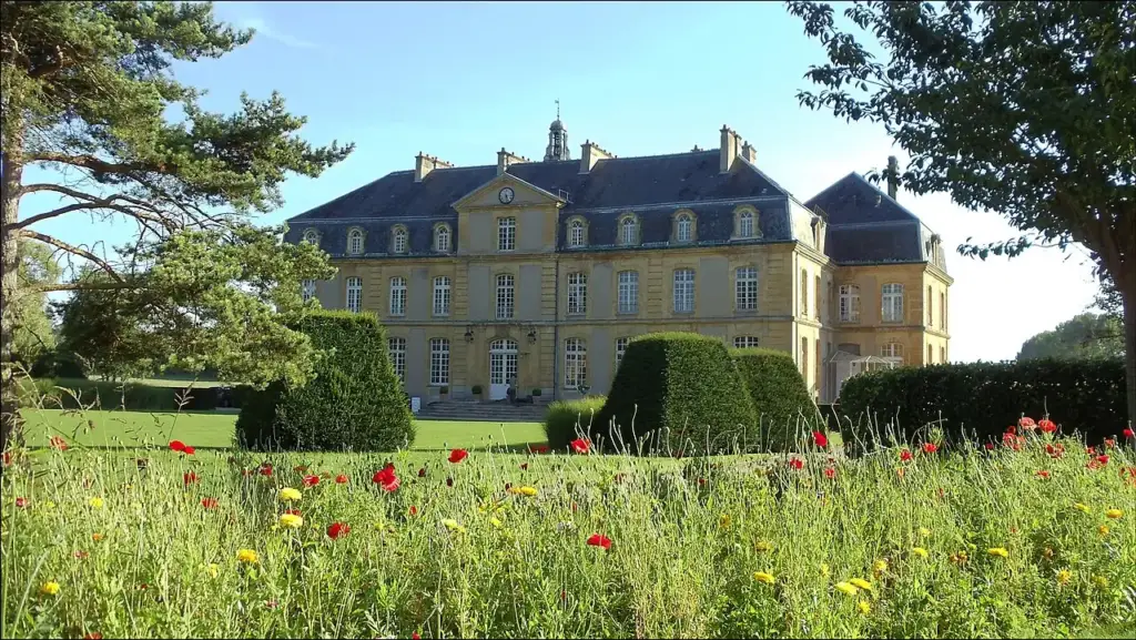 Château de Pange, façade et parc, Moselle — photographie de Sciurus54 (CC BY-SA 3.0)