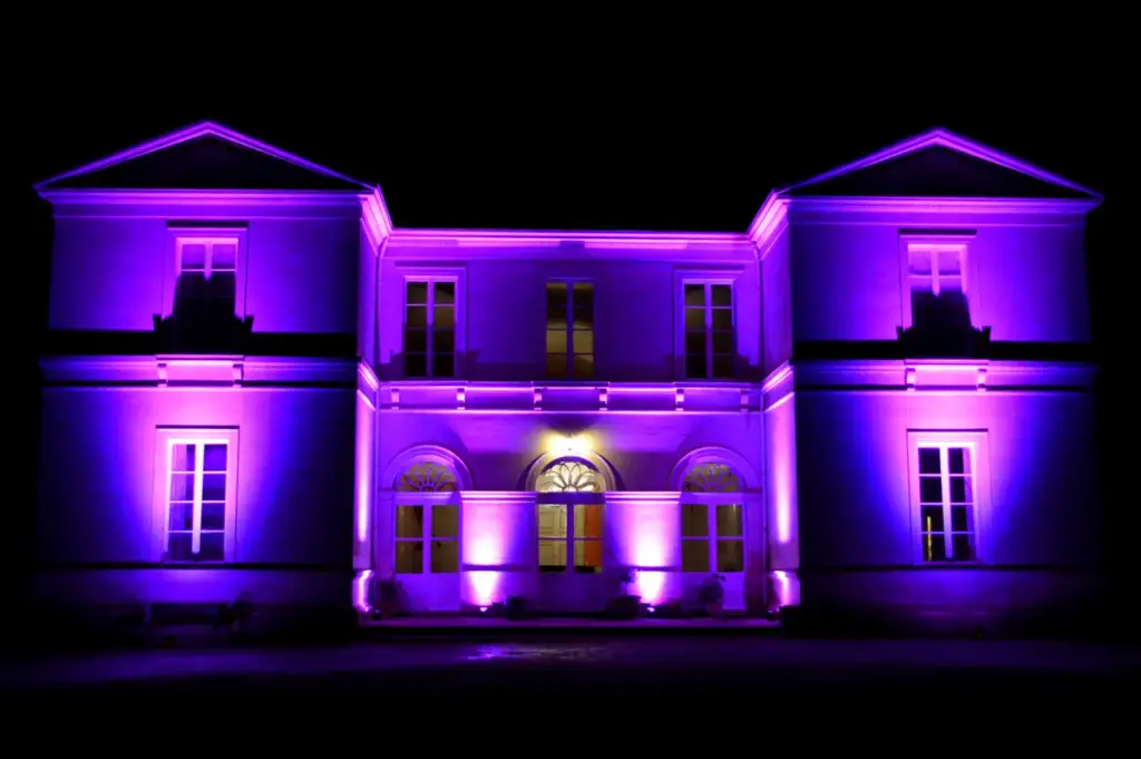 Illuminated Château de la Rairie in Pont-Saint-Martin