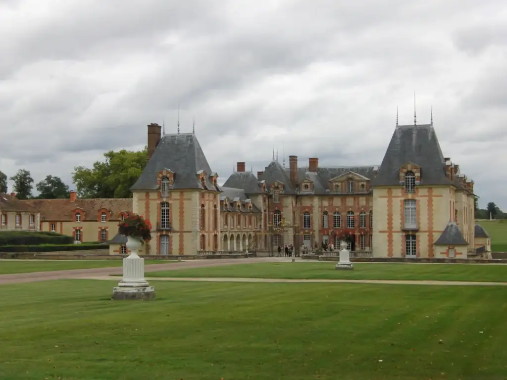 Grosbois castle façade and lawn, Eponimm, 17 September 2011