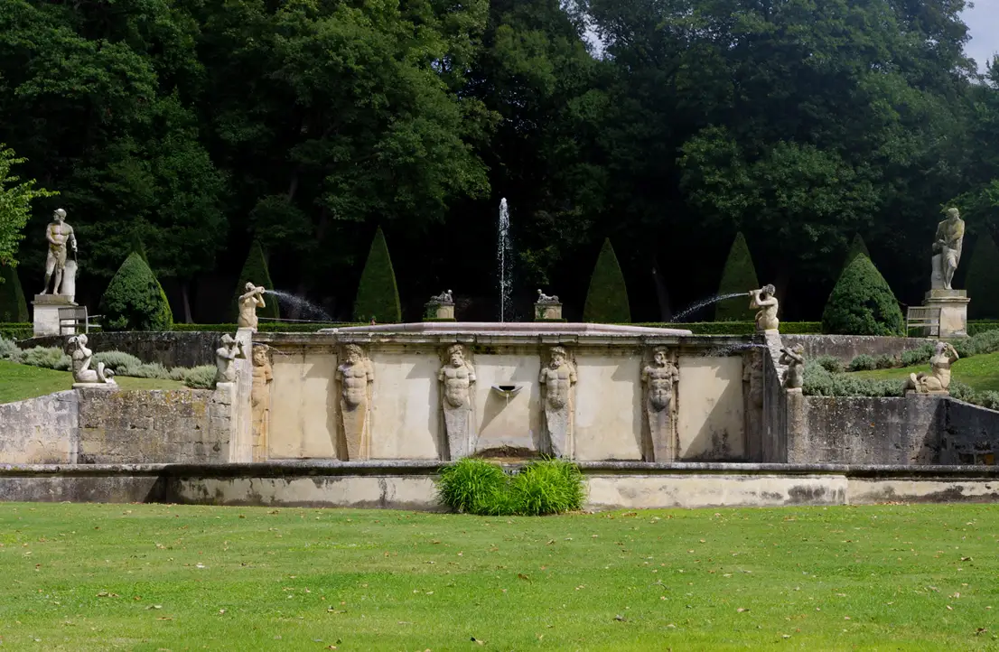 Terrasses et fontaines historiques des Jardins d'Albertas à Bouc-Bel-Air