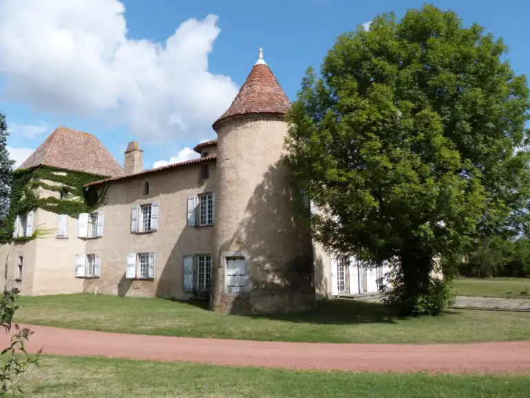 Château de Montrouge — Savigneux