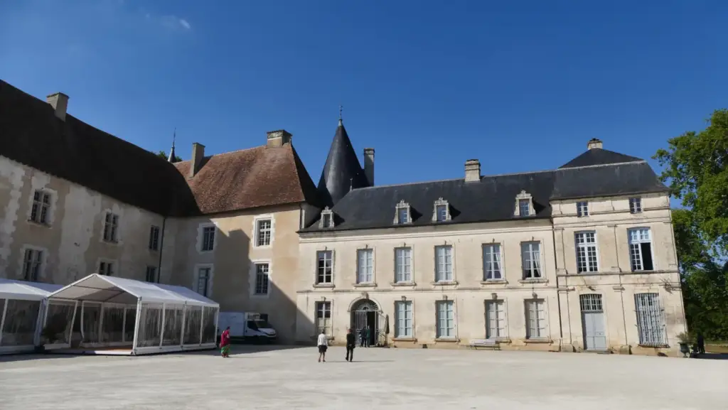 Main courtyard and façades of Château de Ricey-Bas in Les Riceys