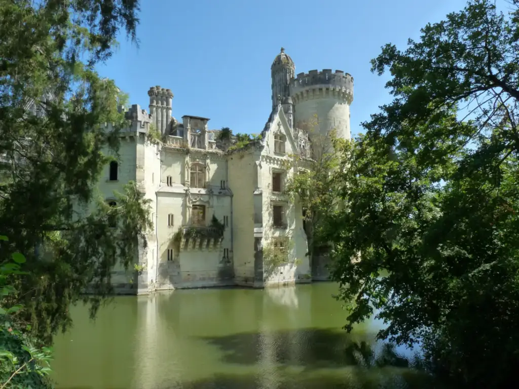 Exterior of Château de la Mothe Chandeniers
