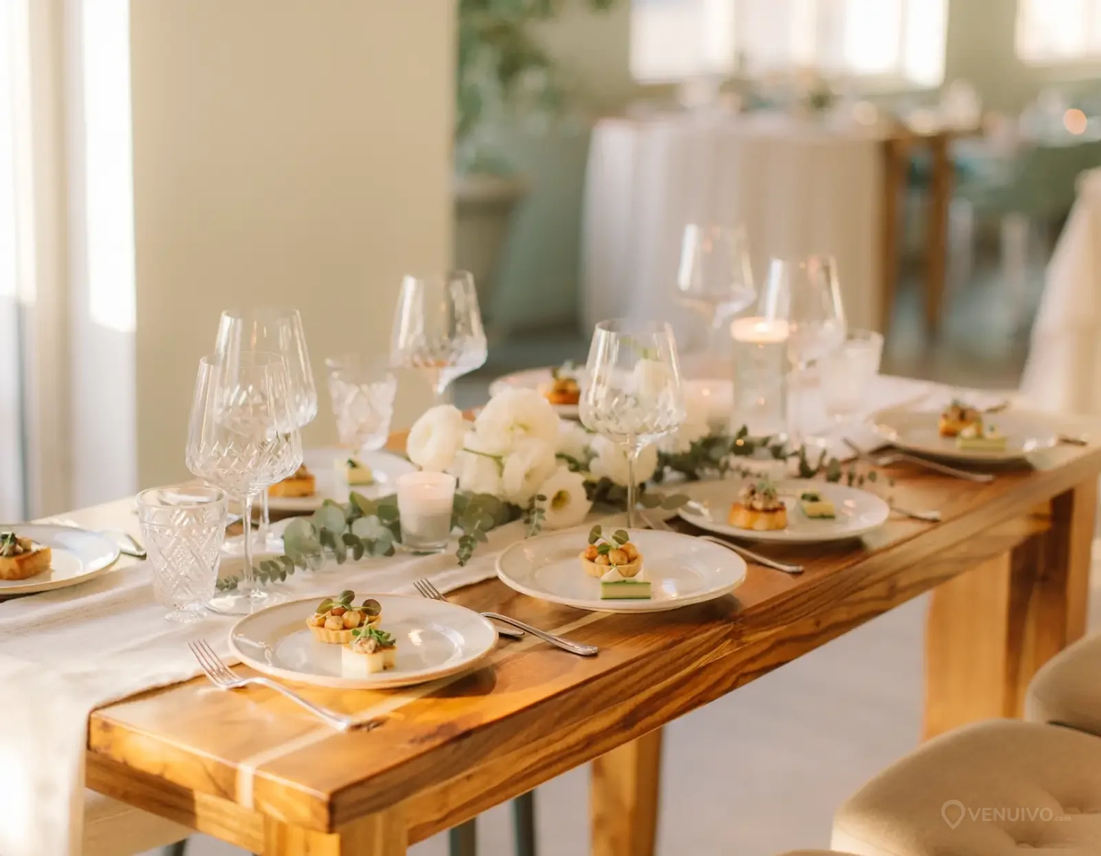 Table et amuse-bouches pour un dîner de mariage en petit comité