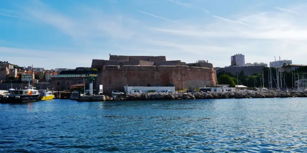 Vue réelle du Fort Ganteaume à Marseille, Zairon / Wikimedia Commons, CC BY-SA 4.0
