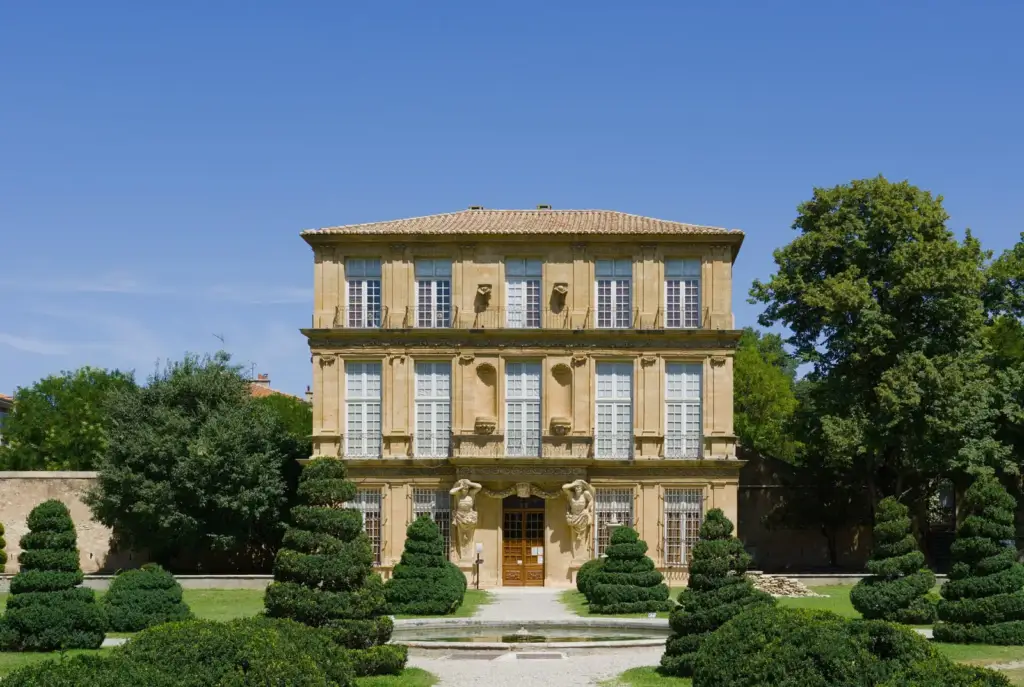 Façade et jardin du Pavillon de Vendôme à Aix-en-Provence