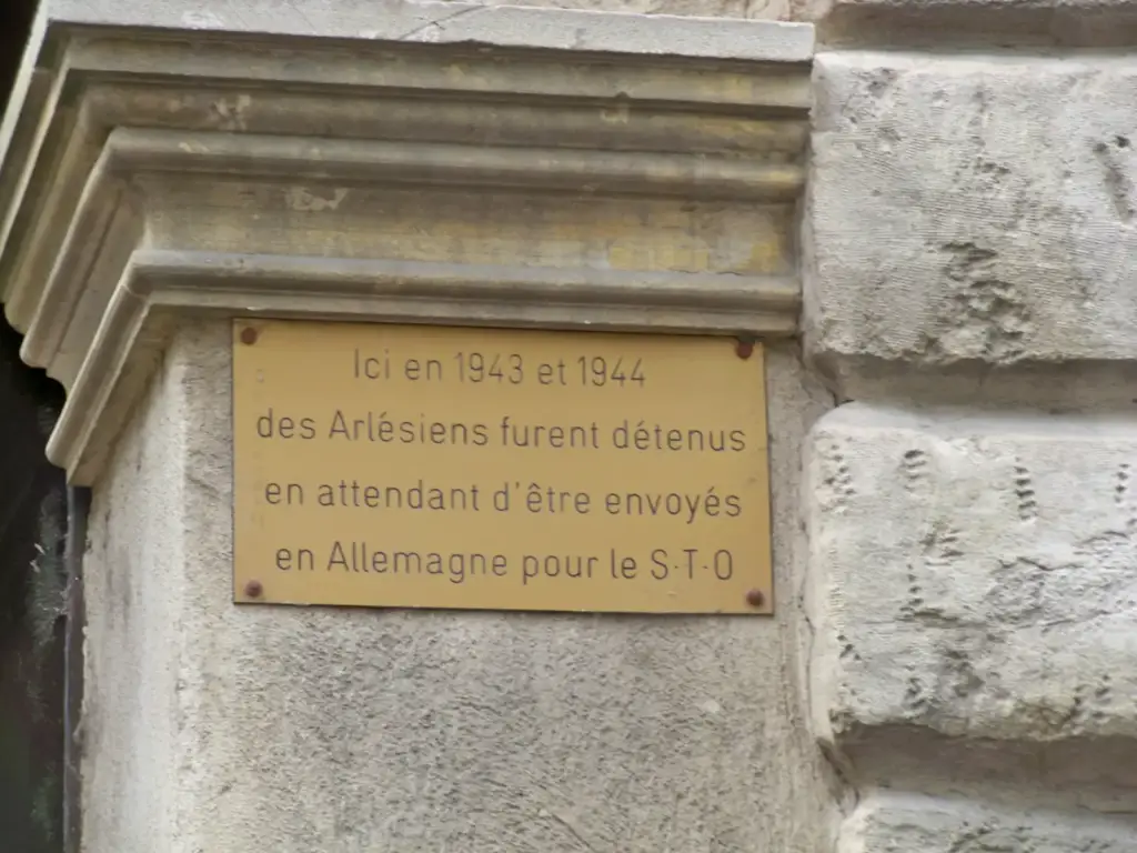 Façade de la Salle Jean et Pons Dedieu, ancienne Grande Boucherie d’Arles