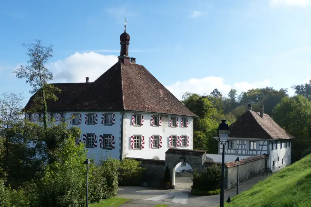 Schloss Freudenfels in Eschenz, with the historic castle building and garden