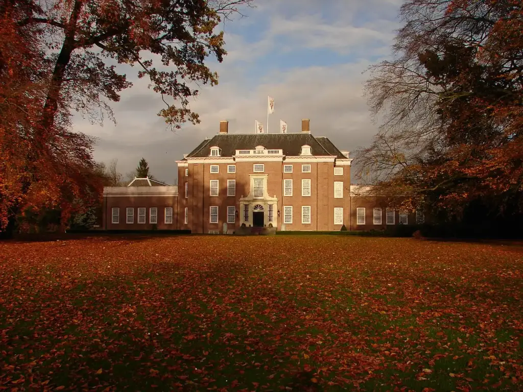 Slot Zeist — historisch paleis en tuinzijde