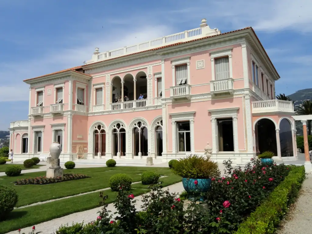 Pink garden-facing façade of Villa Ephrussi de Rothschild