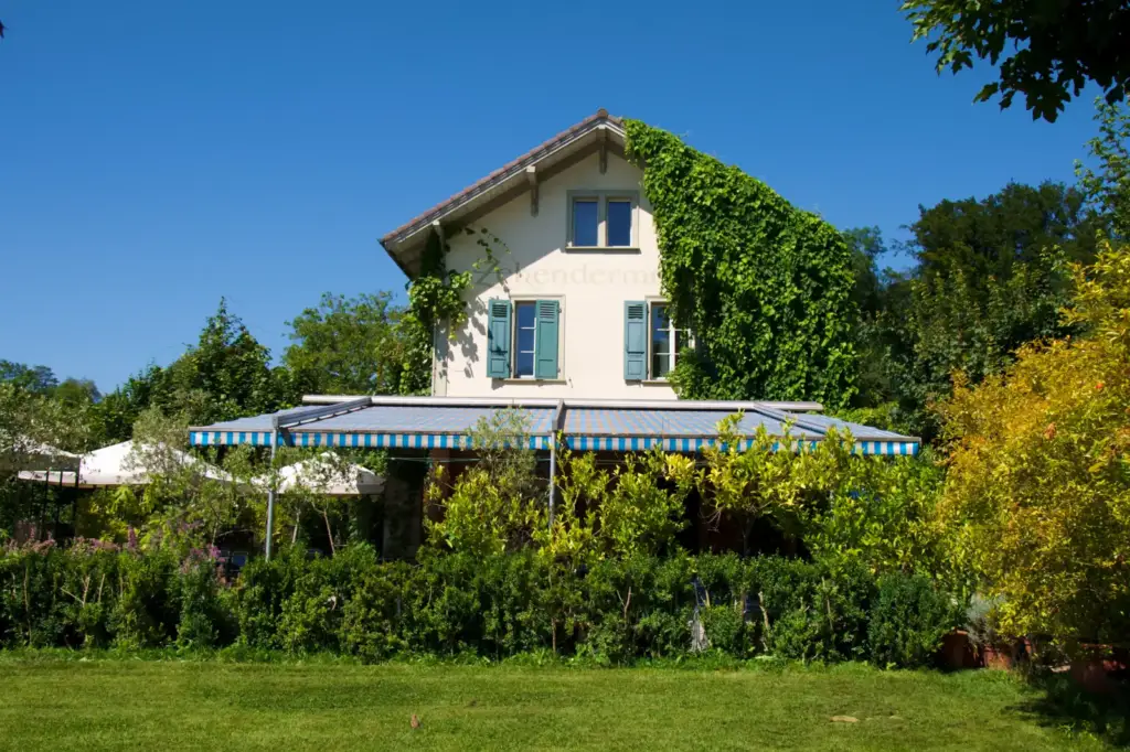 Exterior of Zehendermätteli restaurant