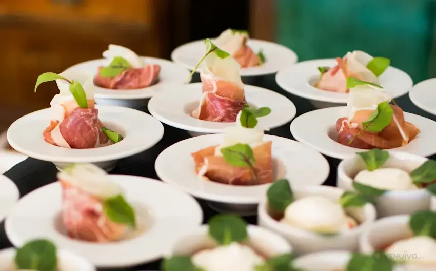 Bouchées de cocktail proposées pour illustrer un menu de mariage en saison hivernale