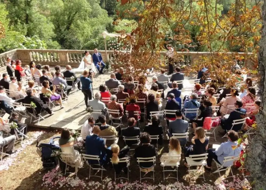 Cérémonie extérieure sur la terrasse du Château d’Urbilhac