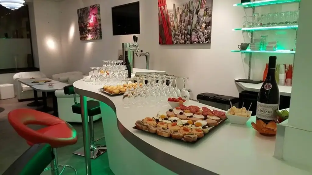 Bar area at Casino de Calais prepared with a buffet