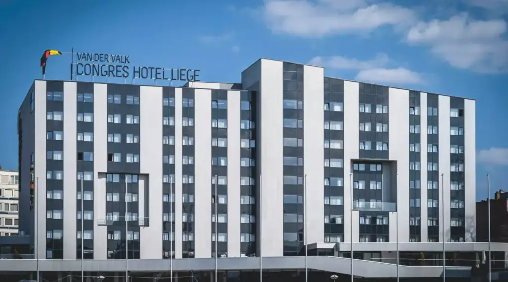 Façade du Van der Valk Liège Congrès avec son enseigne