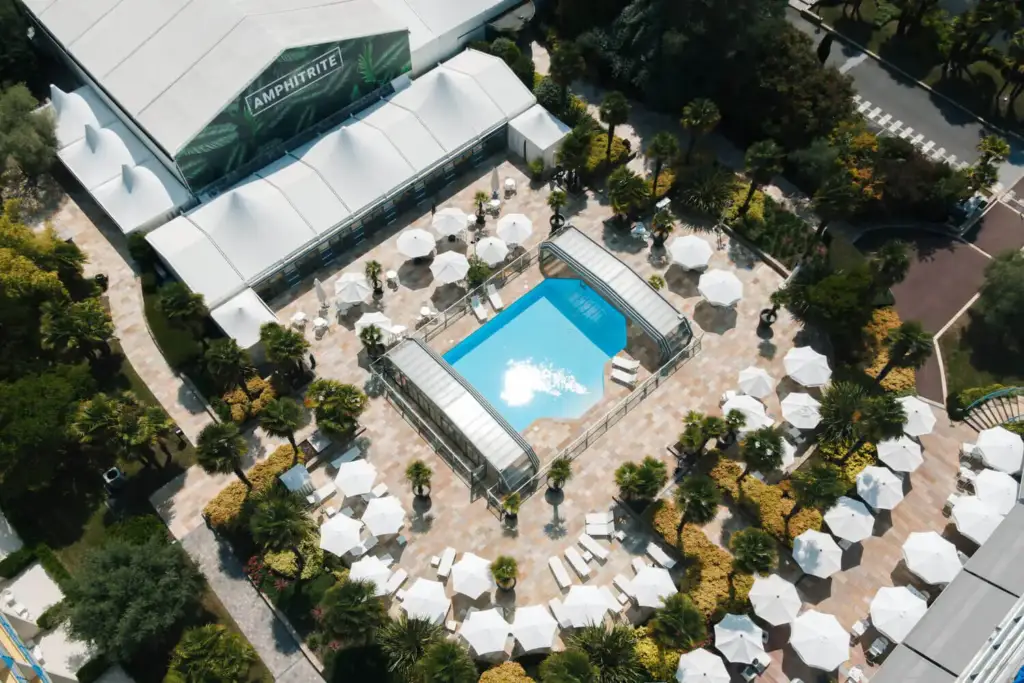Outdoor setting at Westotel Nantes Atlantique